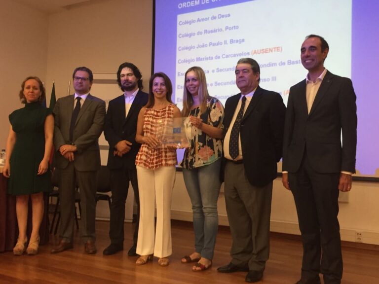 EPATV recebe diplomas e distintivo enquanto Escola Embaixadora do Parlamento Europeu