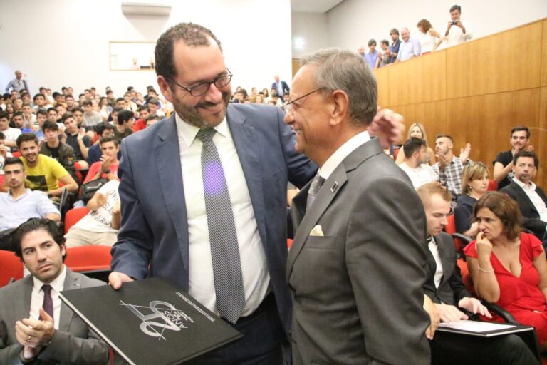 EPATV celebrou 25 anos - Bracarense arrebatou prémio de mérito escolar