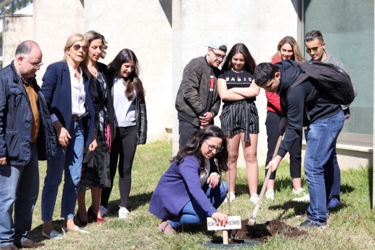 EPATV planta castanheiro e celebra importância da água